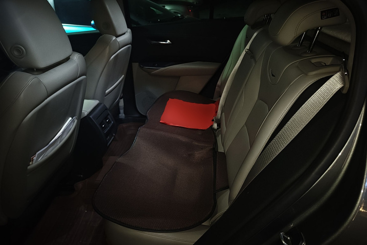 凯迪拉克XT4 2018款 28T 两驱豪华型中控内饰21