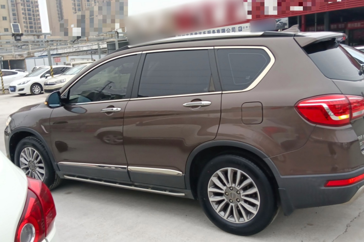 哈弗H6 2015款 运动版 1.5T 自动两驱豪华型车身外观4