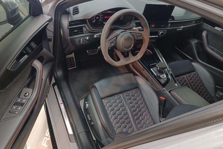 奥迪RS 4 2022款 RS4 Avant 黑曜版中控内饰20