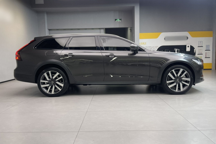 沃尔沃V90 2024款 Cross Country B5 AWD 智尊版车身外观6004