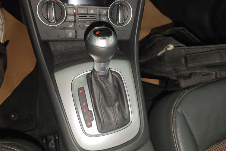 奥迪Q3 2018款 30周年年型 30 TFSI 时尚型局部细节18