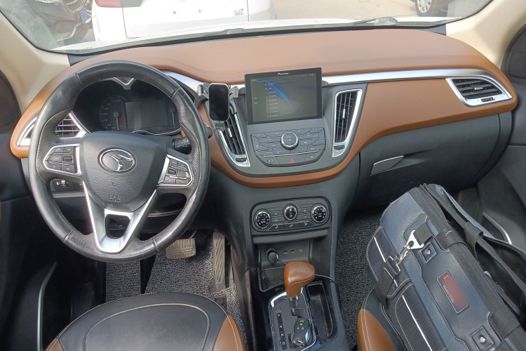 东南DX7 2017款 1.5T 自动豪华型中控内饰12