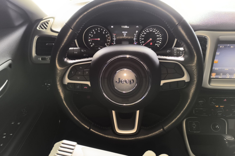 Jeep 指南者 2017款 200T 自动家享版中控内饰13