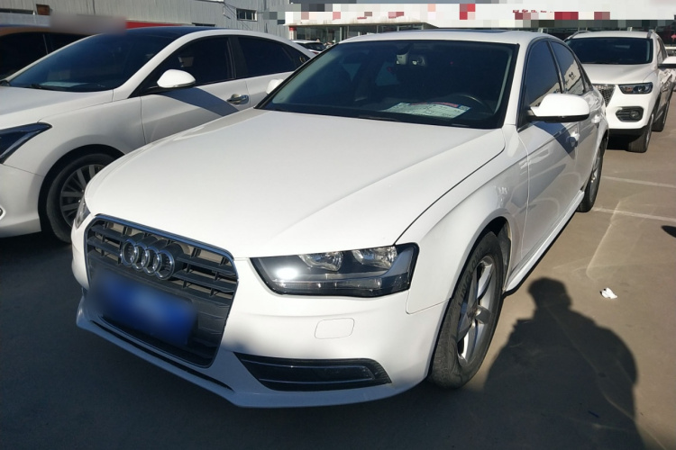 奥迪A4L 2013款 30 TFSI 自动舒适型车身外观1