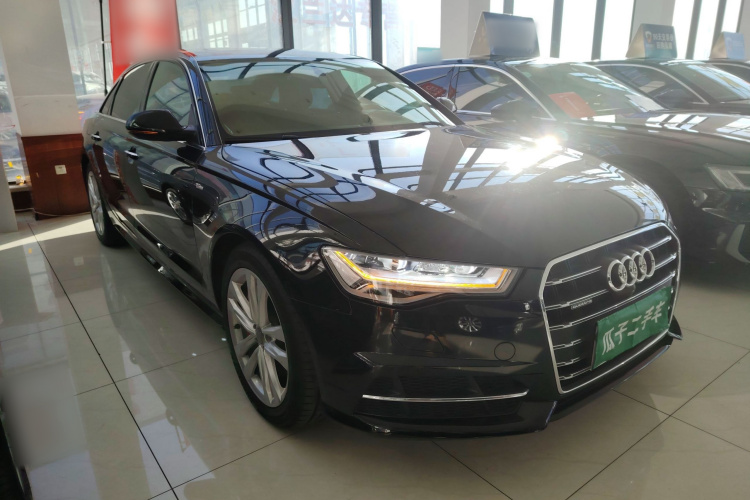 奥迪A6L 2018款 30周年年型 45 TFSI quattro 运动型车身外观3