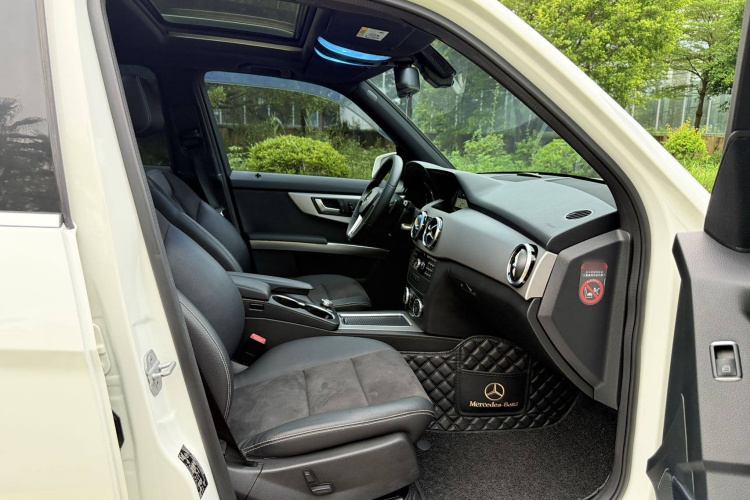 奔驰GLK级 2015款 GLK 260 4MATIC 动感型 极致版中控内饰7006