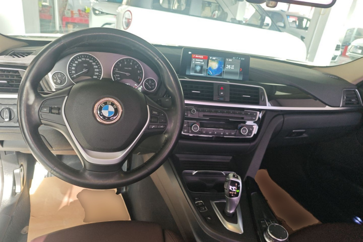 宝马3系 2019款 320Li 时尚型中控内饰12