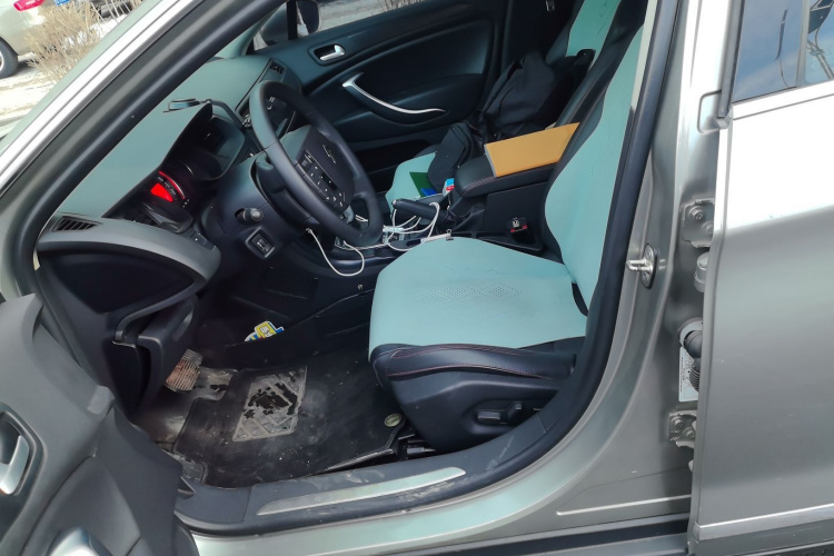 雪铁龙C5 2014款 1.6T 自动尊享型中控内饰19