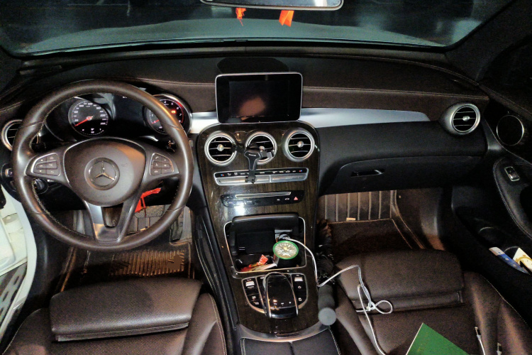 奔驰GLC 2018款 改款 GLC 260 4MATIC 豪华型中控内饰12