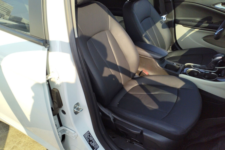 别克 威朗 2020款 15T 自动进取型局部细节41