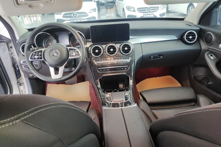 奔驰C级 2019款 C 180 L 时尚型运动版中控内饰12