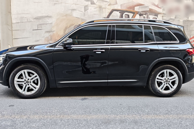 奔驰GLB 2021款 GLB 200 动感型车身外观6003