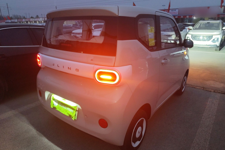 五菱汽车 宏光MINIEV 2024款 第三代 215km 青春版车身外观7