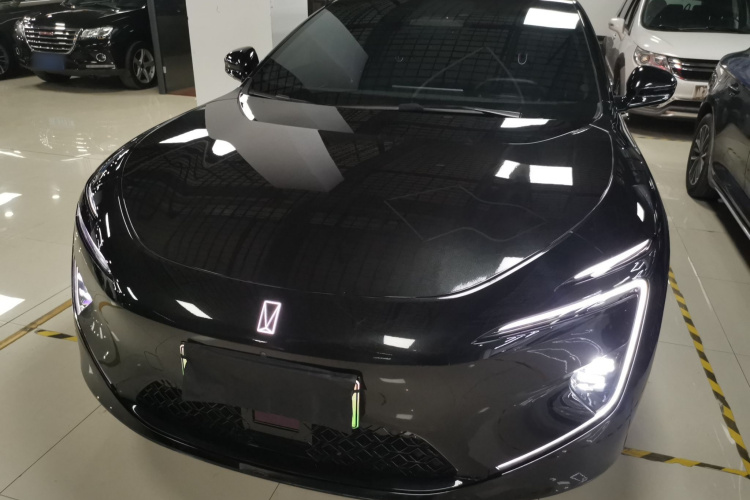 阿维塔12 2025款 Ultra增程版车身外观6001