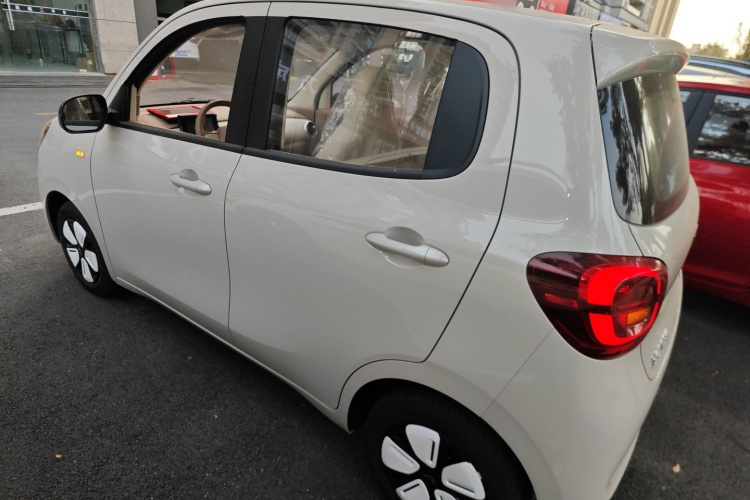 五菱汽车 宏光MINIEV 2025款 四门版 进阶款车身外观4