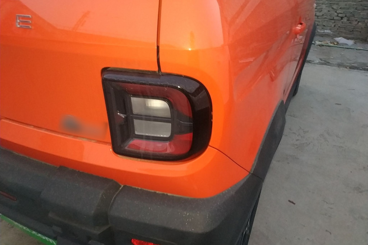 吉利银河 2025款 210km 熊猫骑士车身外观9