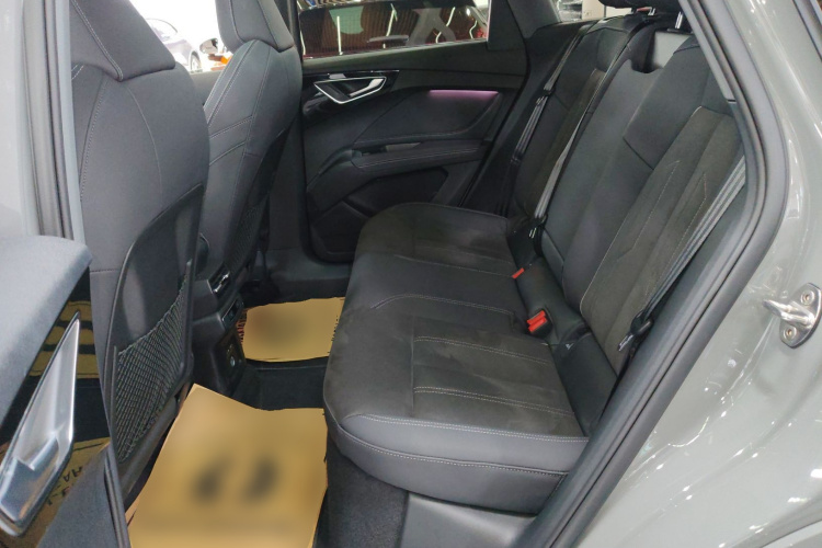 奥迪Q4 e-tron 2023款 40 e-tron 创境版中控内饰21