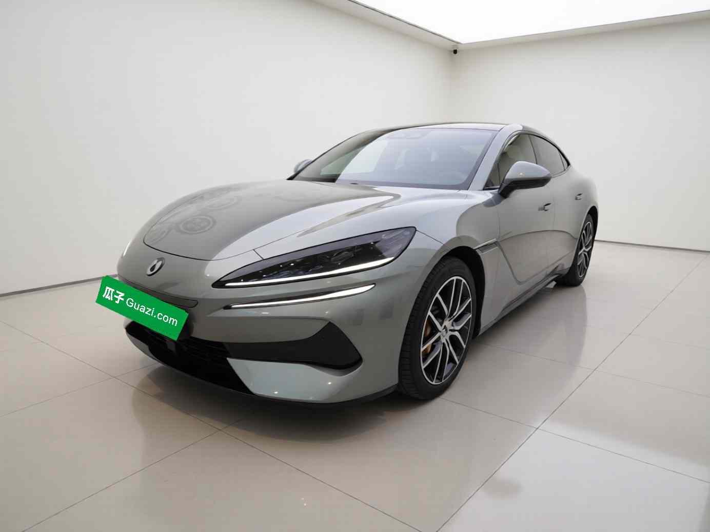 腾势Z9GT 2024款 1100四驱Pro版(1)