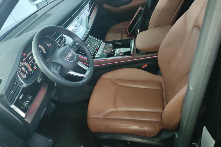 奥迪Q7 2023款 55 TFSI quattro S line运动型局部细节19