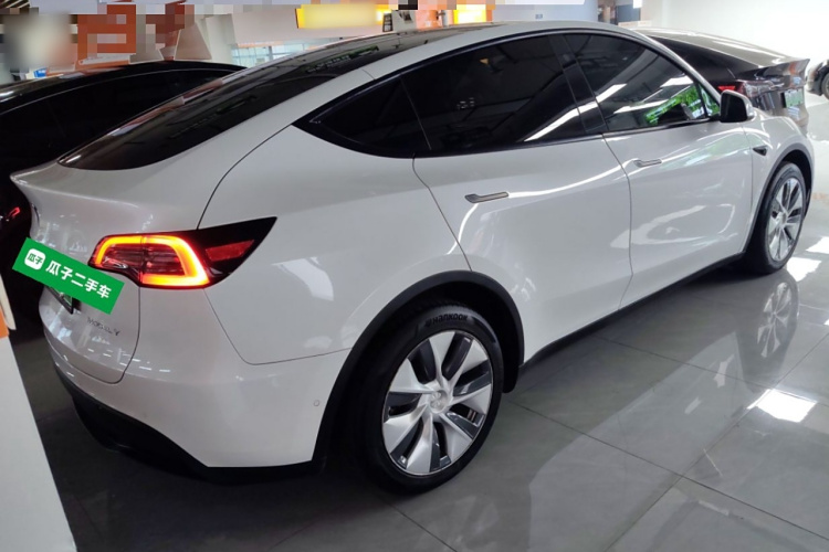 特斯拉 Model Y 2022款 改款 长续航全轮驱动版车身外观7