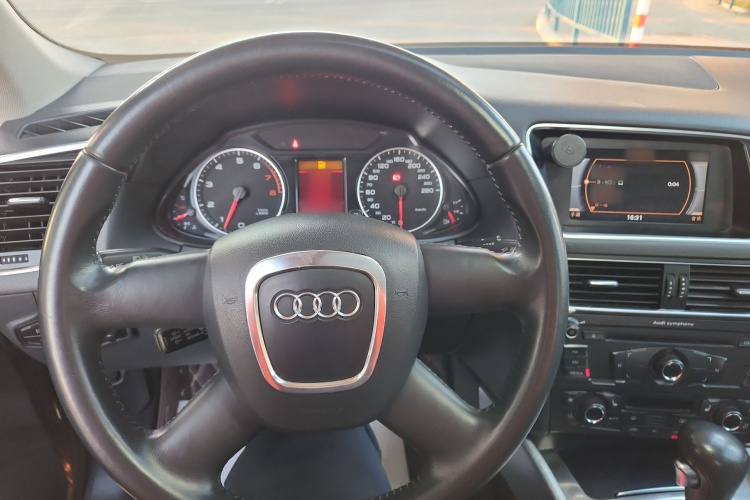 奥迪Q5 2011款 2.0TFSI 技术型局部细节13