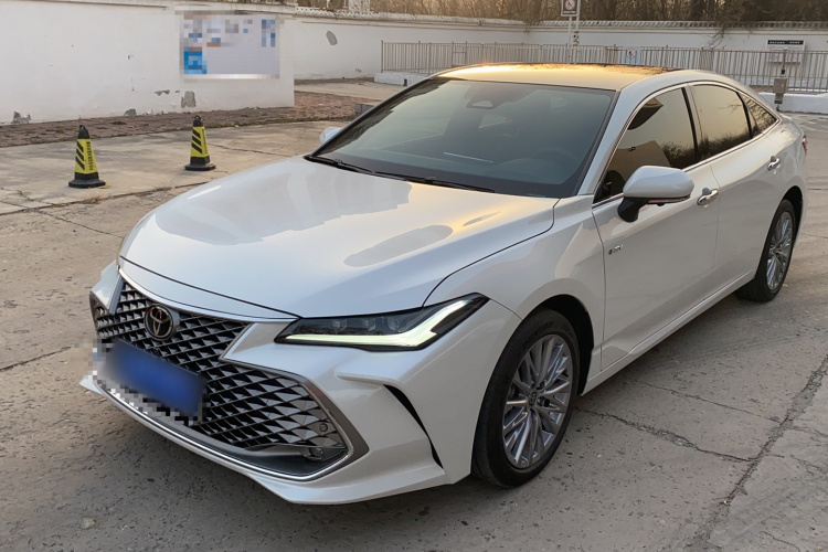 丰田 亚洲龙 2024款 双擎 2.5L XLE尊贵版车身外观1