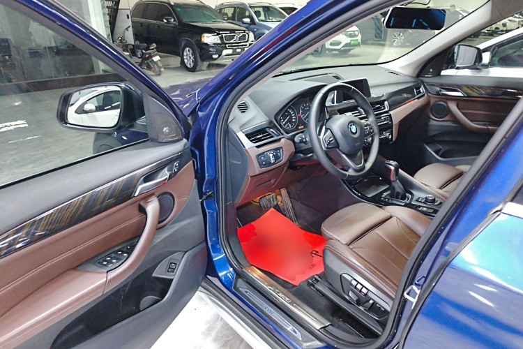 宝马X1 2018款 sDrive18Li 尊享型中控内饰20