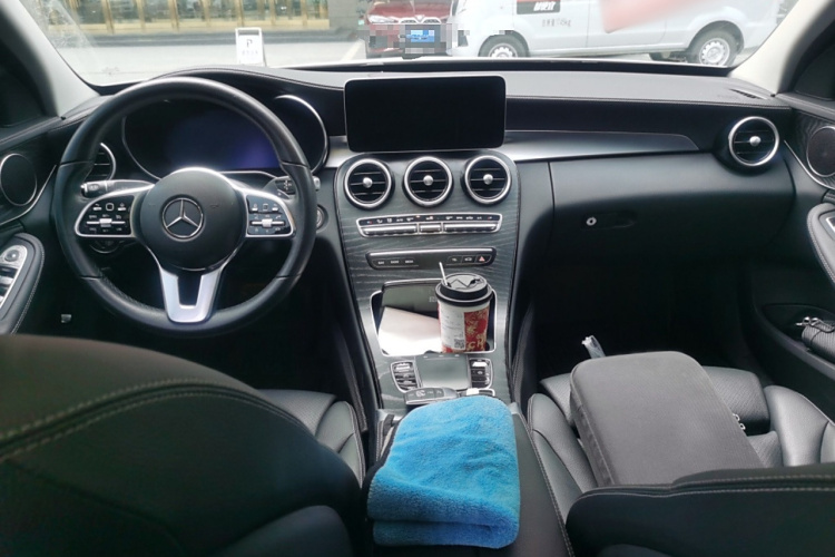 奔驰C级 2019款 改款 C 260 L 运动版中控内饰7002