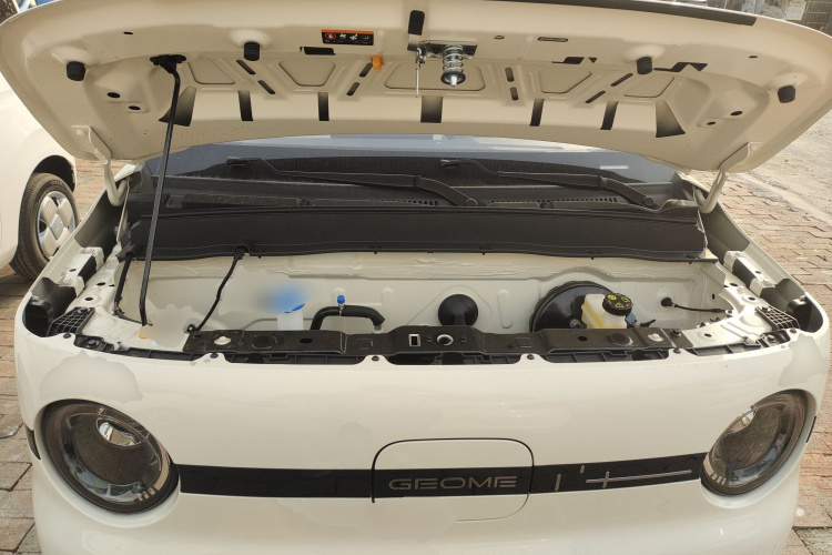 吉利银河 熊猫 2025款 210km 元气熊机舱底盘24