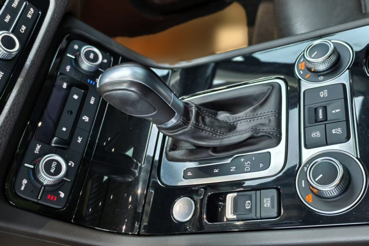 大众 途锐 2017款 3.0TSI 拓界版中控内饰7003