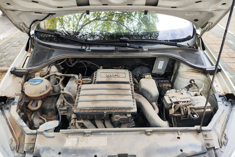 大众 桑塔纳 2016款 1.6L 手动舒适版机舱底盘24