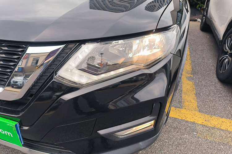 日产 奇骏 2021款 2.0L CVT 2WD XL ITS舒适纪念版车身外观36