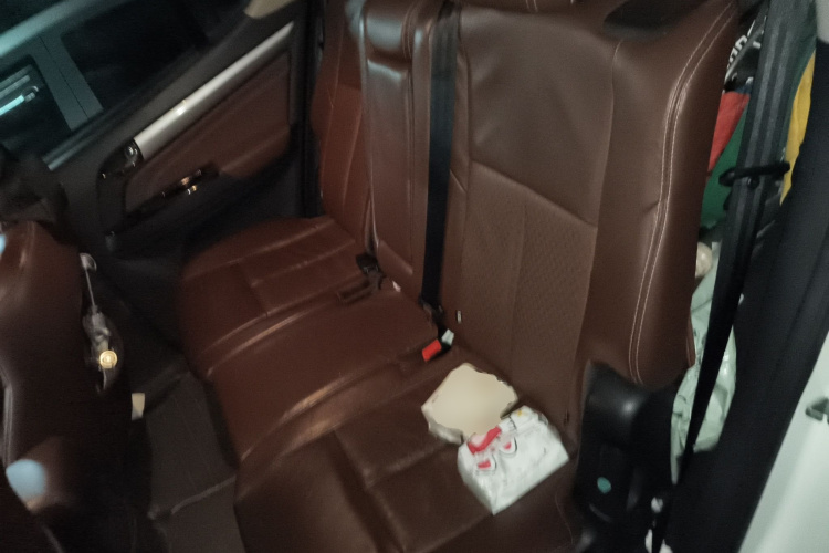 五十铃 mu-X牧游侠 2017款 3.0T 四驱自动尊享型 7座 国IV中控内饰21