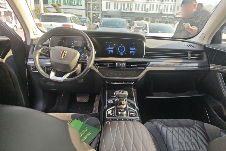 红旗HS5 2022款 2.0T 智联旗领四驱版中控内饰12