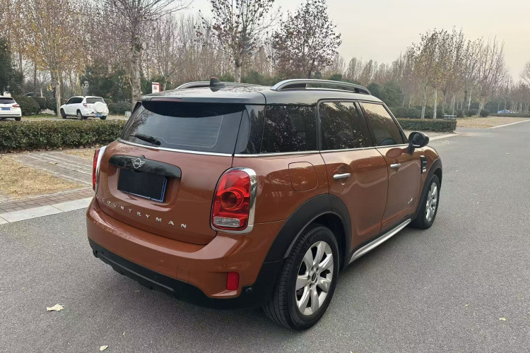 MINI Countryman 2018款 1.5T COOPER ALL4 经典派车身外观6008