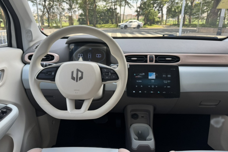 零跑汽车 零跑T03 2024款 310舒享版中控内饰7011