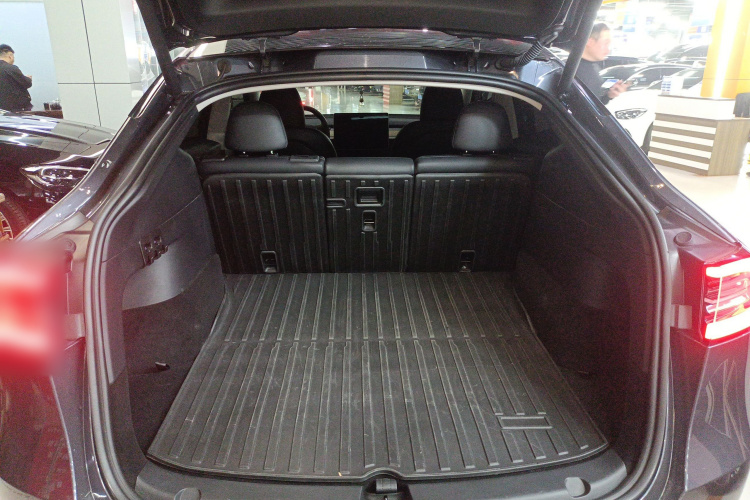 特斯拉 Model Y 2022款 Performance高性能全轮驱动版机舱底盘23