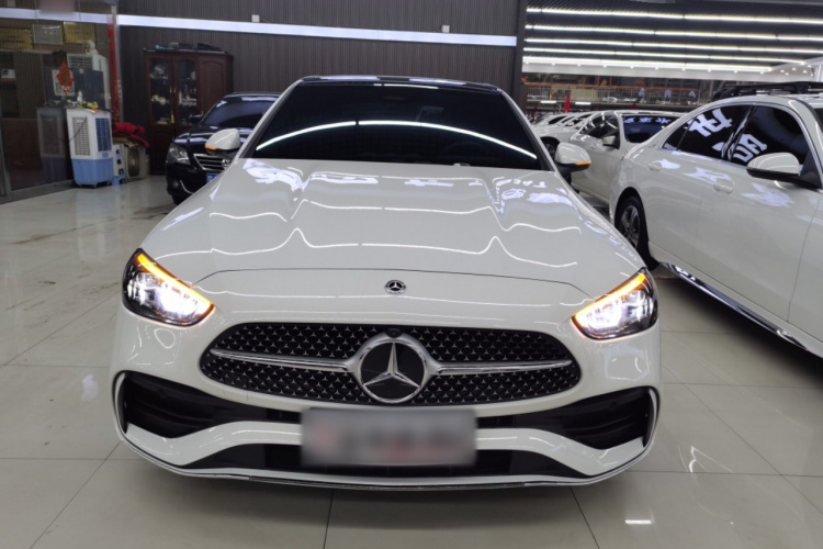 奔驰C级 2025款 C 260 L 运动版车身外观2