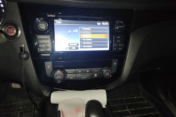 日产 奇骏 2014款 2.5L CVT至尊版 4WD局部细节16