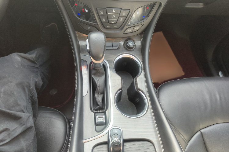 别克 昂科威 2018款 20T 两驱精英型局部细节18