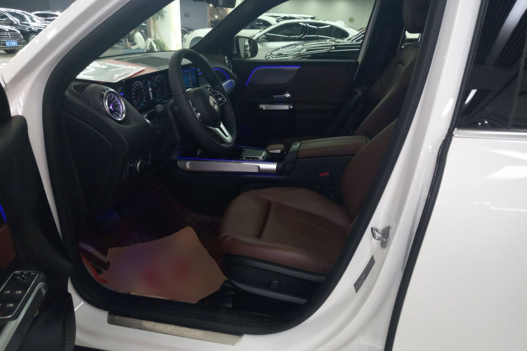 奔驰GLB 2021款 GLB 200 动感型局部细节19