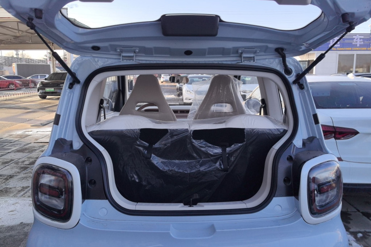 奔腾小马 2026款 222km 萌趣马 Plus机舱底盘23