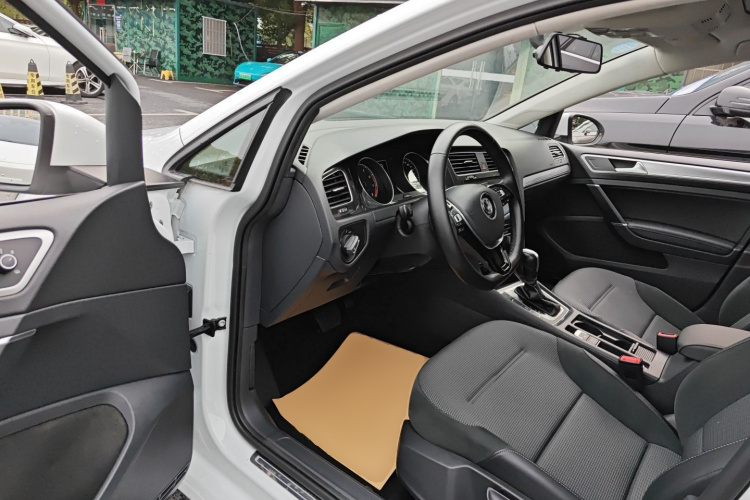 大众 高尔夫 2018款 230TSI 自动舒适型中控内饰7003