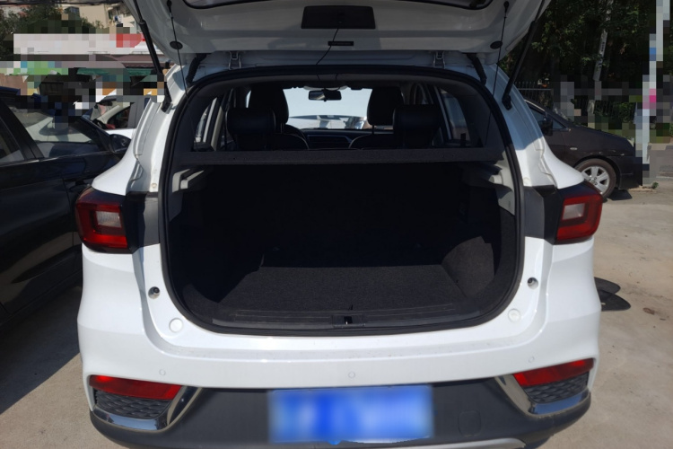 名爵ZS 2017款 1.5L 自动精英版机舱底盘23