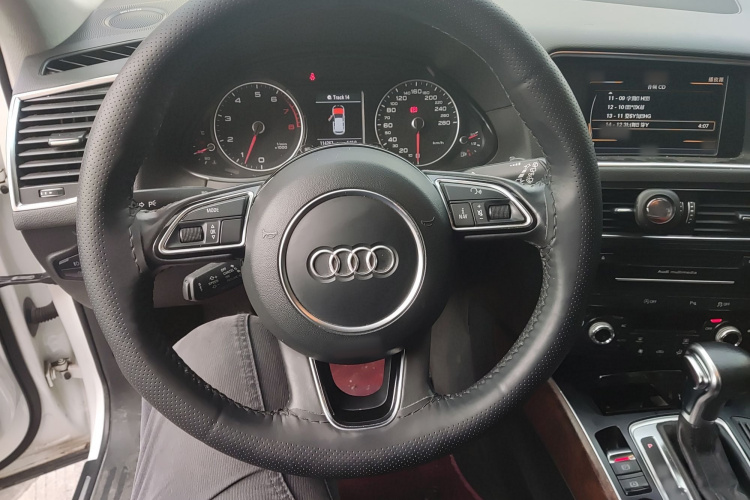 奥迪Q5 2013款 40 TFSI 舒适型局部细节13
