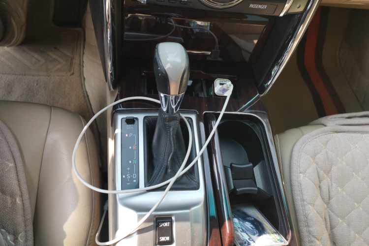 丰田 锐志 2010款 2.5S 风度菁华版局部细节18