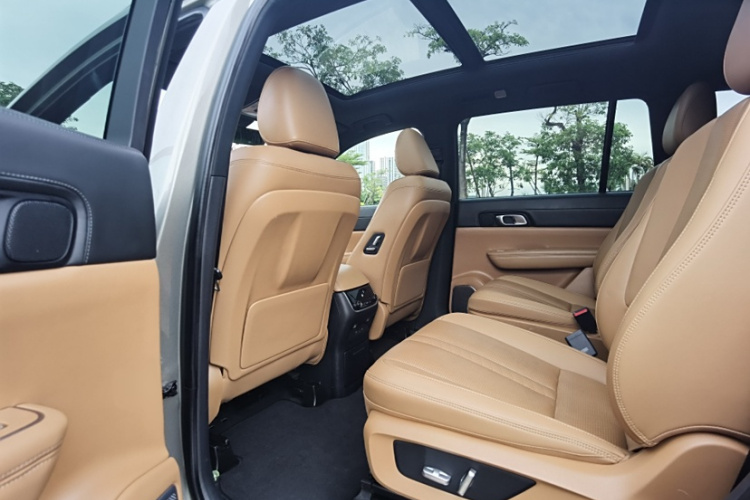 理想汽车 理想ONE 2020款 增程6座版中控内饰7004