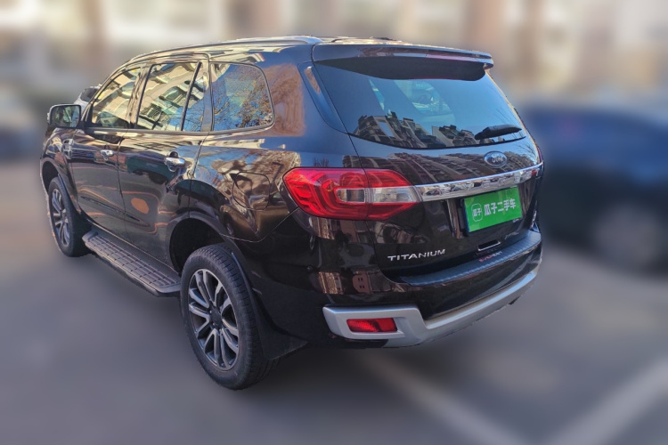 福特 撼路者 2020款 2.3T 汽油自动四驱旗舰版 7座车身外观5