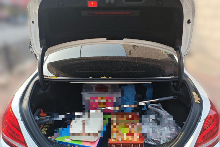 奔驰C级 2018款 C 200 L 运动版局部细节23