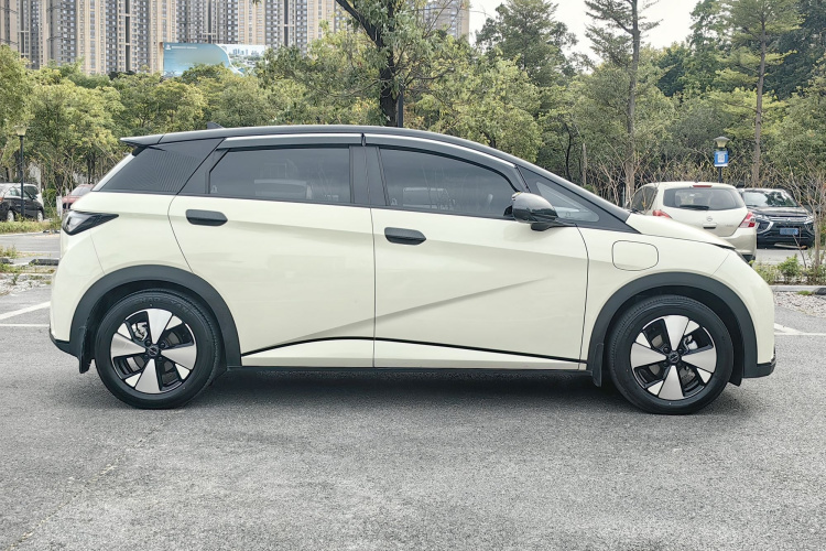 比亚迪 海豚 2023款 420km 时尚版车身外观6005